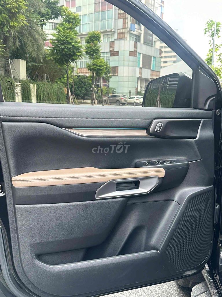 Ford Everest Titanium 2.0L 4x2 sx 2022 màu đen. Mua bán Ô tô tại Quận Cầu Giấy Hà Nội được đăng bởi Cao Quý hình 7