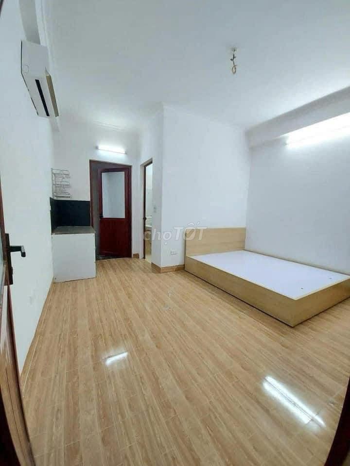 khép kín,điều hòa, nóng lạnh,giường,tủ 2,5tr-2,8tr ngõ 942 láng