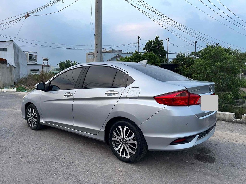 Honda City 2018 Top 74.000km Bạc. Mua bán Ô tô tại Thành phố Dĩ An Bình Dương được đăng bởi duyên hình 4