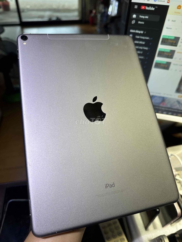 Apple iPad Pro 10.5in 5G Xám bản 256Gb. Mua bán Máy tính bảng tại Thành phố Thủ Đức Tp Hồ Chí Minh được đăng bởi Minh Sang Store Góp Bao Nợ Xấu hình 1