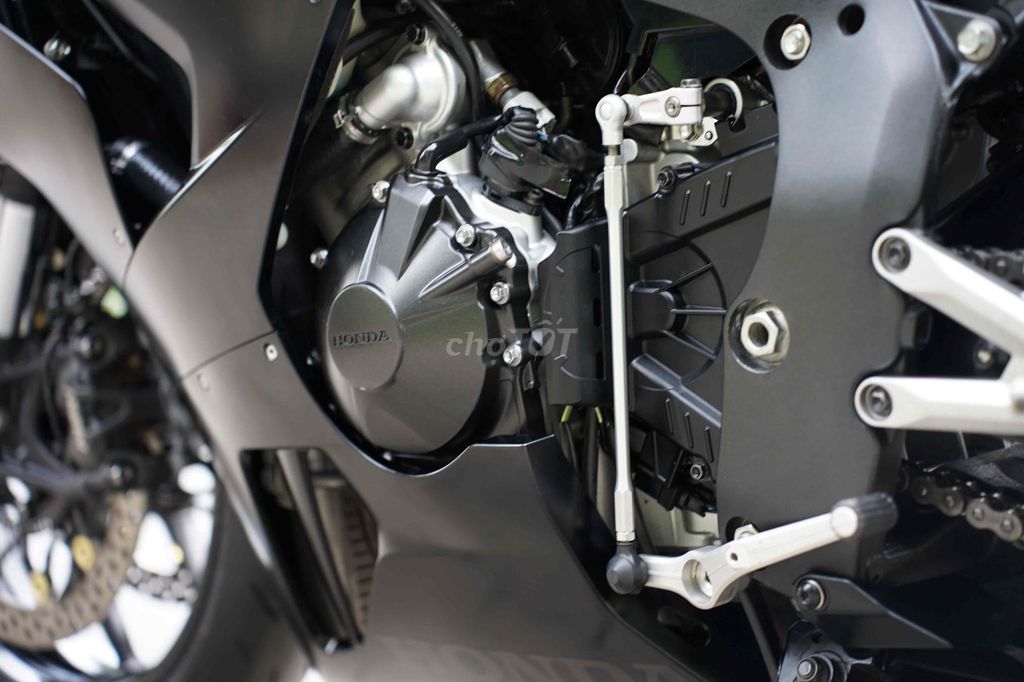 👦🏼🚦 HONDA CBR1000 RRR- FIREBLADE ODO 2K SIÊU LƯỚT. Mua bán Xe máy tại Thành phố Thủ Đức Tp Hồ Chí Minh được đăng bởi Thi Moto Thủ Đức hình 13