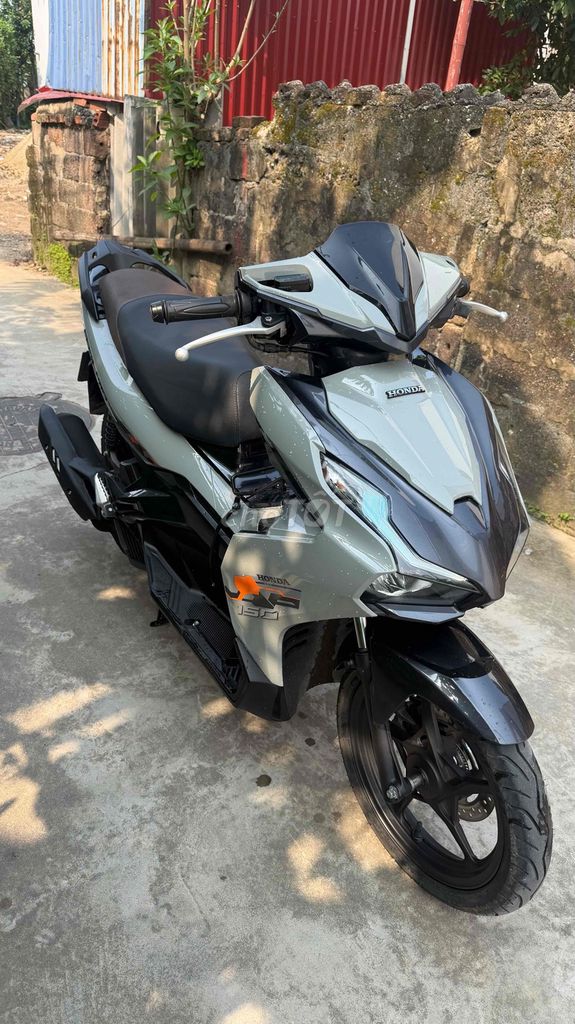 Воздушный клинок Honda 150 ABS 2021 серый