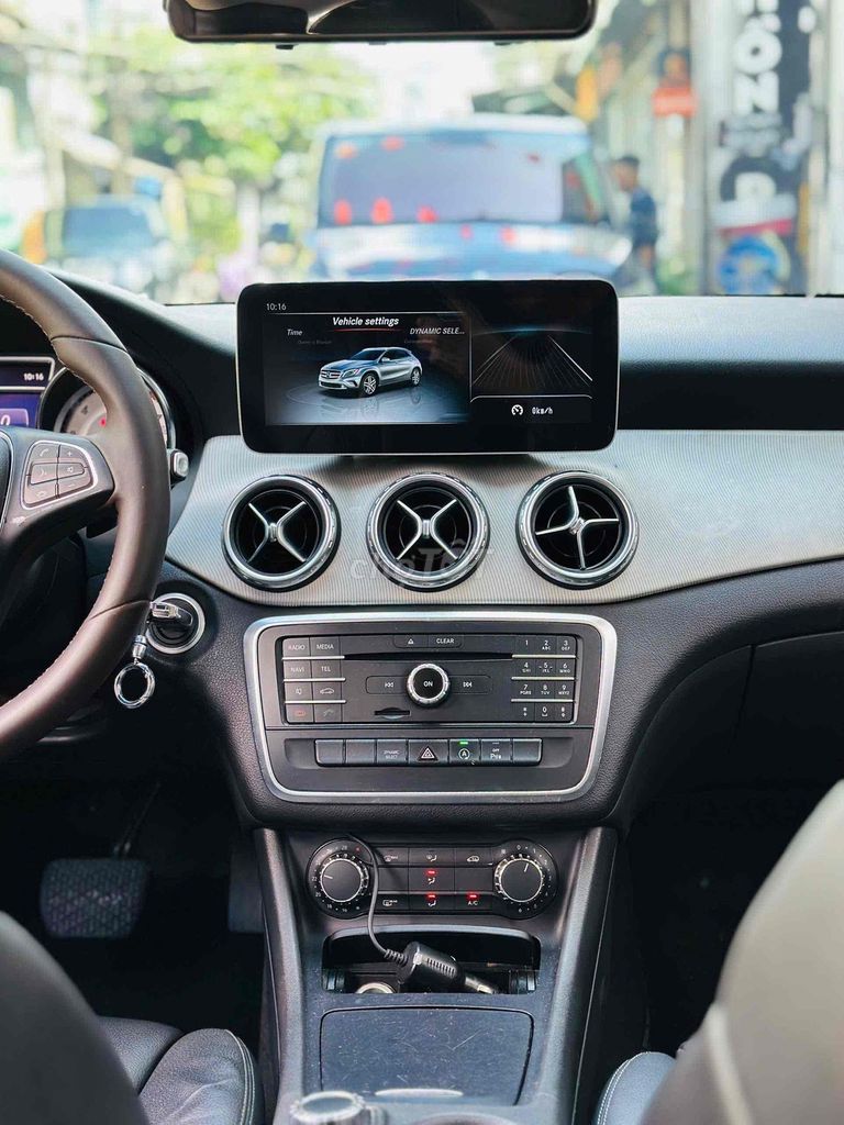 Mercedes Benz GLA 200 Model 2017. Mua bán Ô tô tại Quận 8 Tp Hồ Chí Minh được đăng bởi Hồng Phúc hình 7