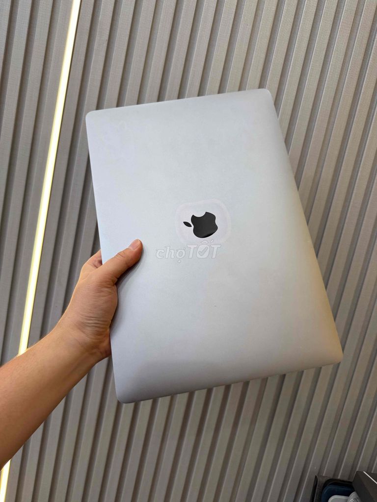 Macbook Pro 2016 I7 15 inch 16GB/256GB Bạc 9283838. Mua bán Laptop tại Quận Ninh Kiều Cần Thơ được đăng bởi Quý Mobile Cần thơ hình 1