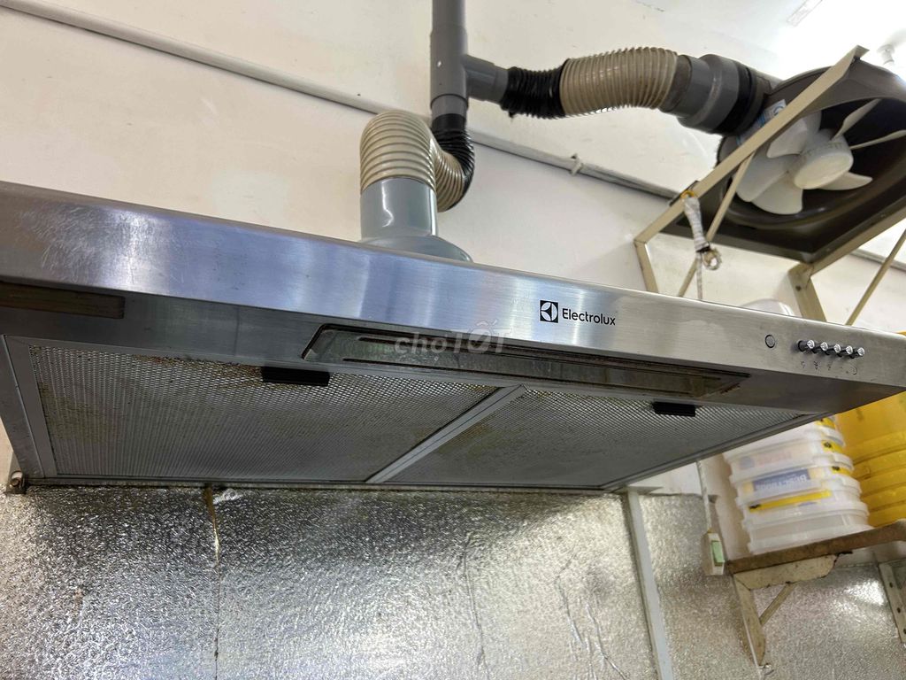 Máy hút mùi Electrolux 75x50x13.5. Mua bán Bếp, lò, đồ điện nhà bếp tại Quận 1 Tp Hồ Chí Minh được đăng bởi Trà hình 1
