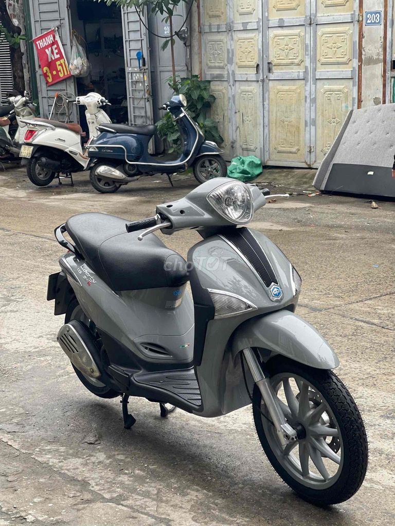 Piaggio Liberty серый скутер