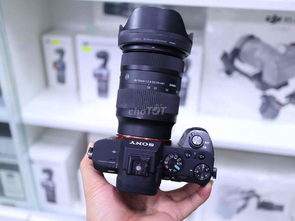 Máy ảnh Sony A7 Mark II Sigma 28-70f2.8 Đen. Mua bán Máy ảnh, Máy quay tại Thành phố Thủ Dầu Một Bình Dương được đăng bởi Chinh Lee hình 1