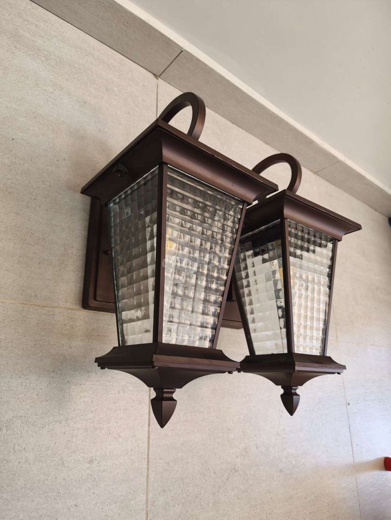 Đèn tường Nâu chống nước ngoại thất. Mua bán Đèn tại Quận 7 Tp Hồ Chí Minh được đăng bởi Nguyễn Bá Tiến hình 1