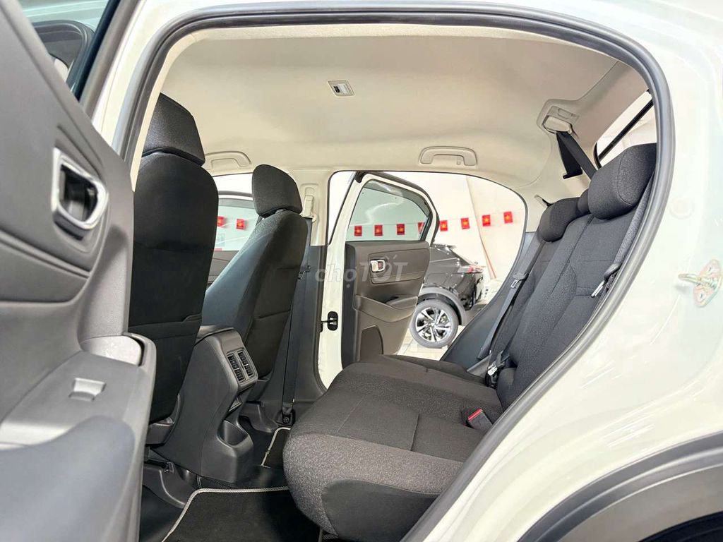 Honda HRV G Sensing 2023, odo 3v8km, hỗ trợ góp.. Mua bán Ô tô tại Thành phố Thủ Đức Tp Hồ Chí Minh được đăng bởi Đức Hưng Siêu thị ô tô Thủ Đức hình 11