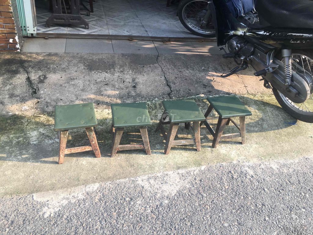 4 ghế sắt xưa decor vintage