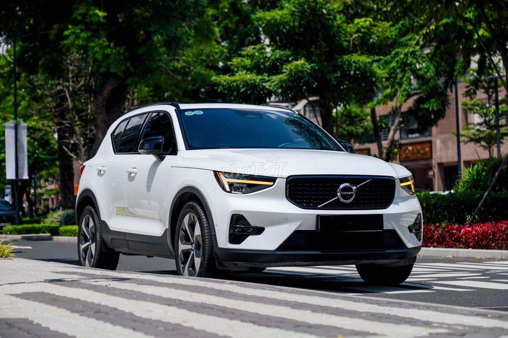 Volvo_XC40_B5_RDesign Model 2024 Bank 90%. Mua bán Ô tô tại Quận 7 Tp Hồ Chí Minh được đăng bởi PHÁT ĐẠT LUXURY CAR hình 2