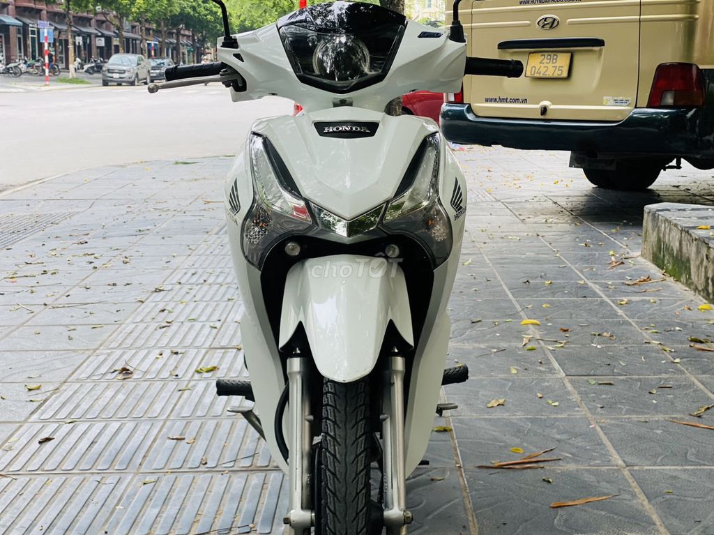 HONDA FUTURE 125FI ĐỜI MỚI 2024 BAO NGUYÊN BẢN. Mua bán Xe máy tại Quận Nam Từ Liêm Hà Nội được đăng bởi Thái Dương hình 6