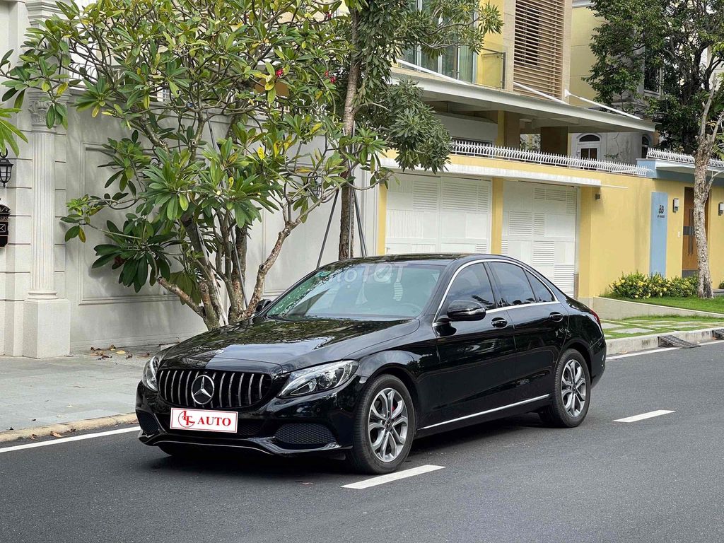 Mercedes C200 model 2019 siu siu đẹp