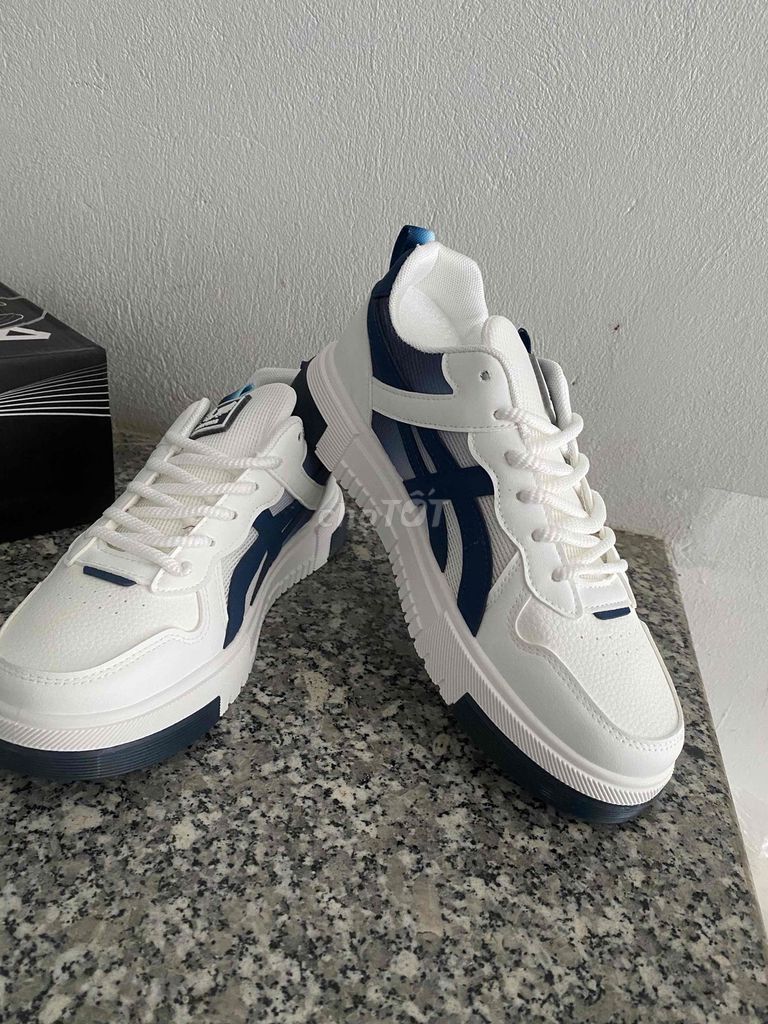 giàu nam. Mua bán Giày dép tại Thành phố Bắc Ninh Bắc Ninh được đăng bởi Nguyễn Huyên hình 1