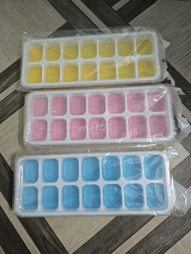 Khay đá Silicon Nhiều màu chưa sử dụng. Mua bán Dụng cụ nhà bếp tại Quận 11 Tp Hồ Chí Minh được đăng bởi Minh Anh hình 1