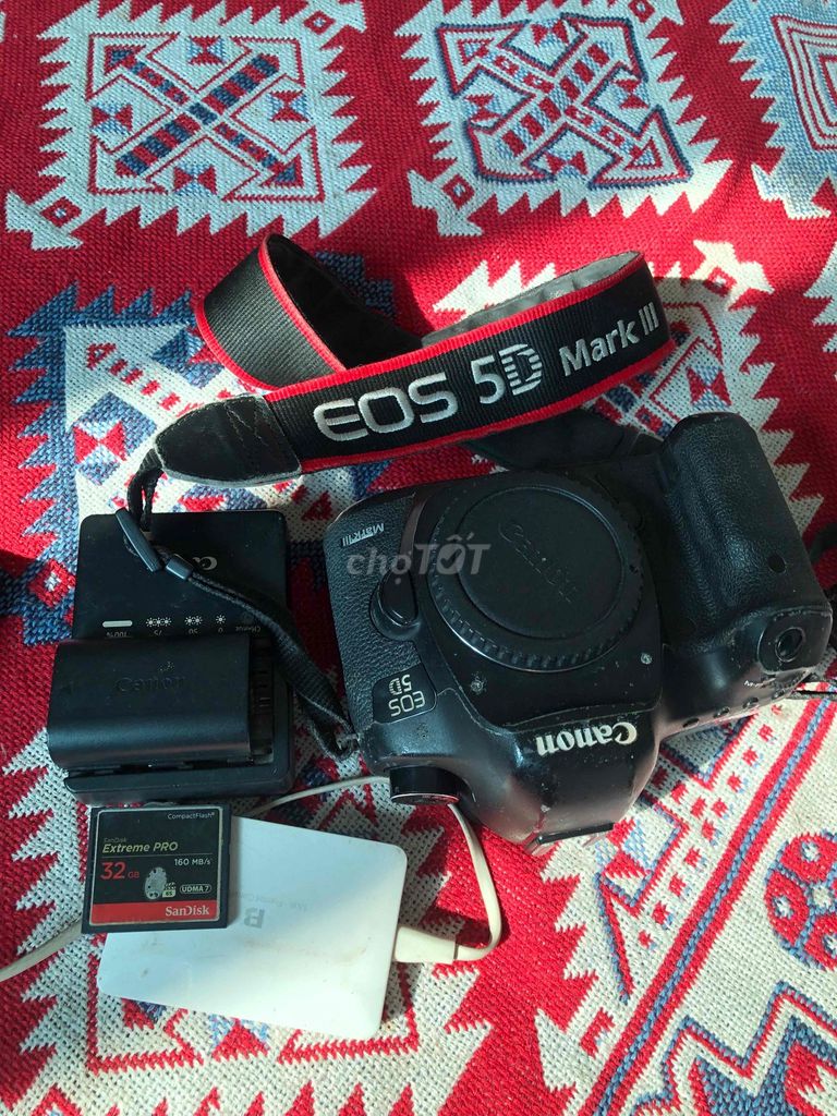 Máy ảnh Canon EOS 5D Mark III. Mua bán Máy ảnh, Máy quay tại Huyện Đông Anh Hà Nội được đăng bởi anh quyết hình 1