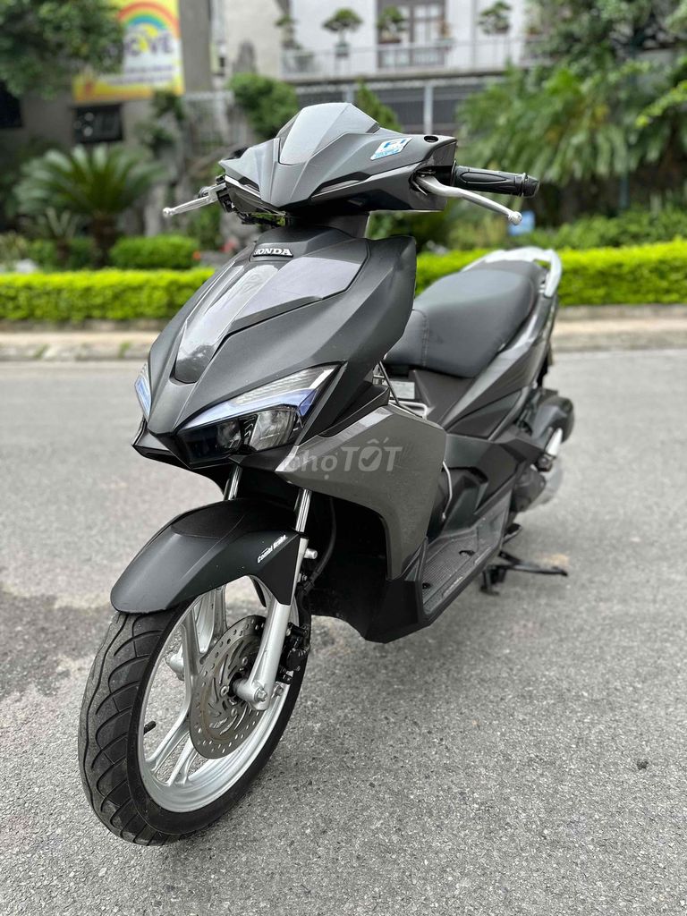 Honda Airblade 2016!! 125cc chạy lướt / mới. Mua bán Xe máy tại Quận Hoàng Mai Hà Nội được đăng bởi Xe Máy Quân Oanh  hình 3