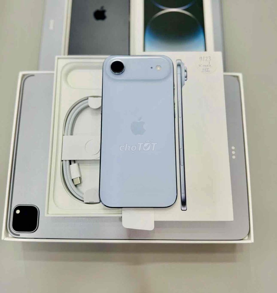 iPhone 17 Air Xanh Blue 256G FULLBOX BH APPLE 2026. Mua bán Điện thoại tại Quận Thanh Xuân Hà Nội được đăng bởi Nguyễn Huy Dũng hình 1