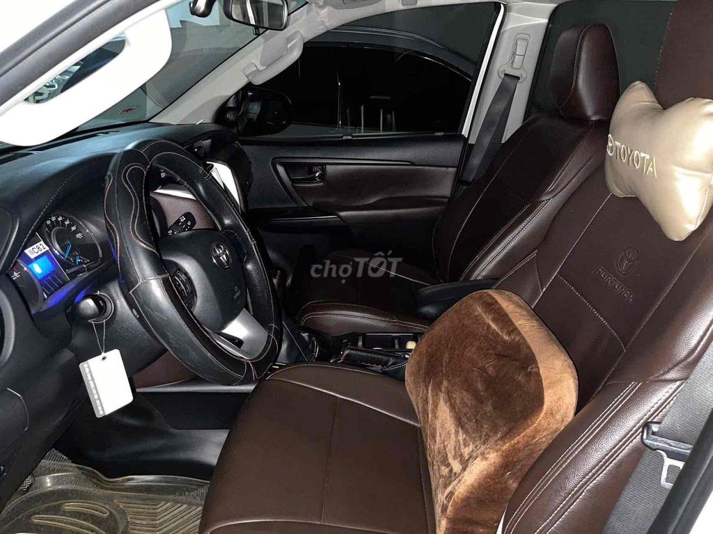 Белое 7-местное масло Toyota Fortuner 2017