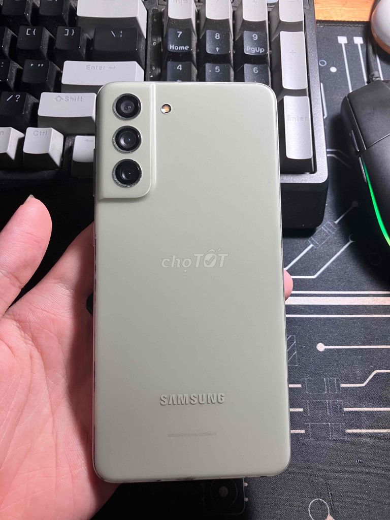 Cần bán galaxy s21 fe 5g bị sọc màn 8/128 xám. Mua bán Điện thoại tại Thị xã Quảng Trị Quảng Trị được đăng bởi Tuấn Kiệt Võ hình 1