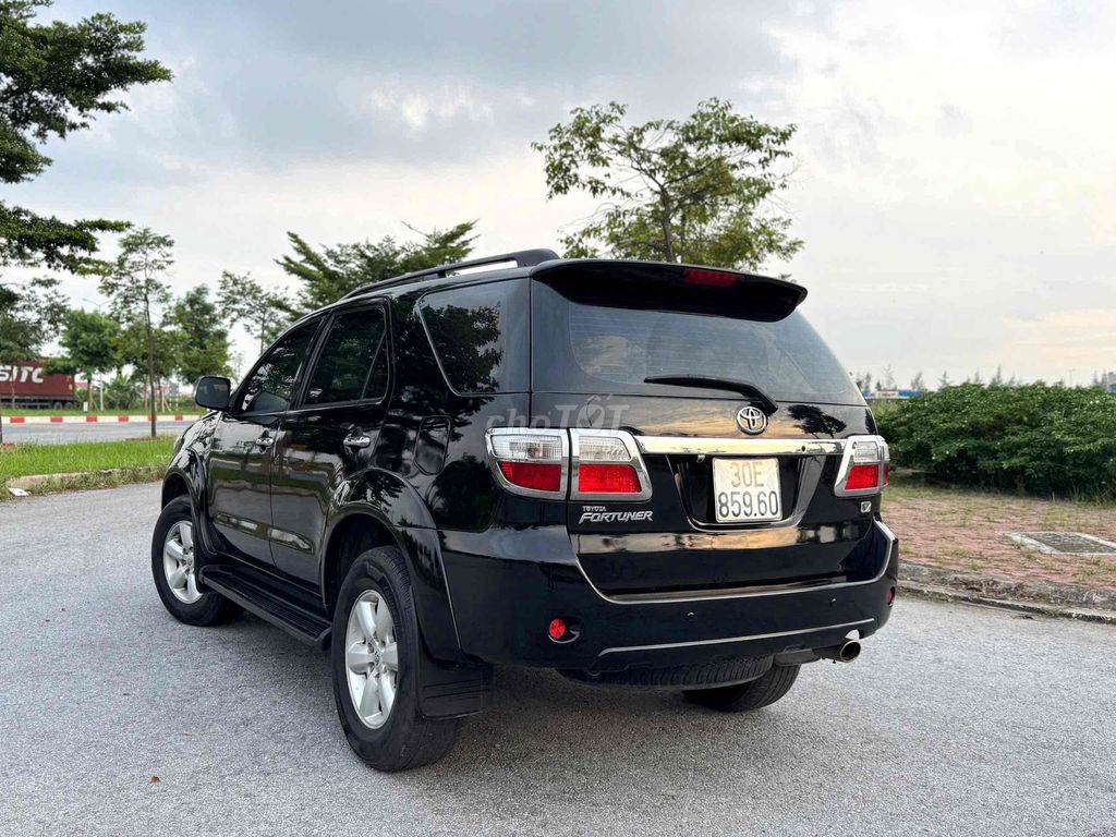 Toyota Fortuner 2010 2.7V 4x4 AT - 170000 km. Mua bán Ô tô tại Huyện Gia Lộc Hải Dương được đăng bởi Nhất Tín Ô Tô Hải Dương hình 5
