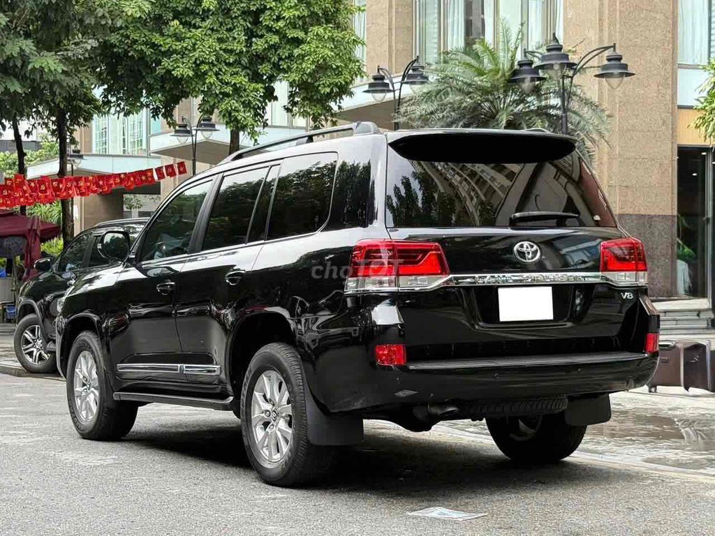 Toyota LandCruiser VX 4.6 V8 sx 2020 màu đen. Mua bán Ô tô tại Quận Cầu Giấy Hà Nội được đăng bởi Cao Quý hình 4