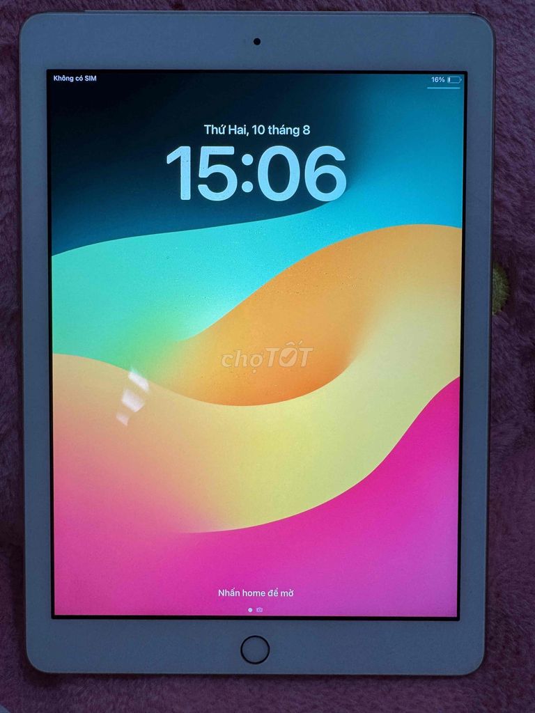 Apple iPad Gen 6 128GB Vàng. Mua bán Máy tính bảng tại Quận 12 Tp Hồ Chí Minh được đăng bởi Que Anh Truong hình 1