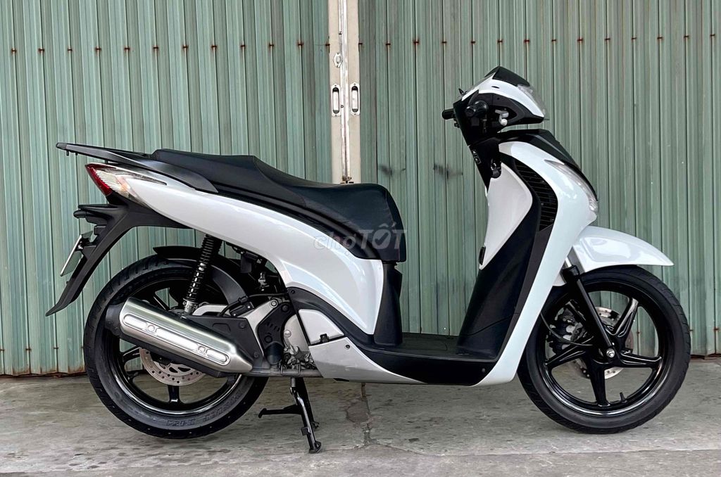 SH 150/2011 nhập Ý, số máy 108. Mua bán Xe máy tại Thành phố Vũng Tàu Bà Rịa - Vũng Tàu được đăng bởi Cao Trí hình 4