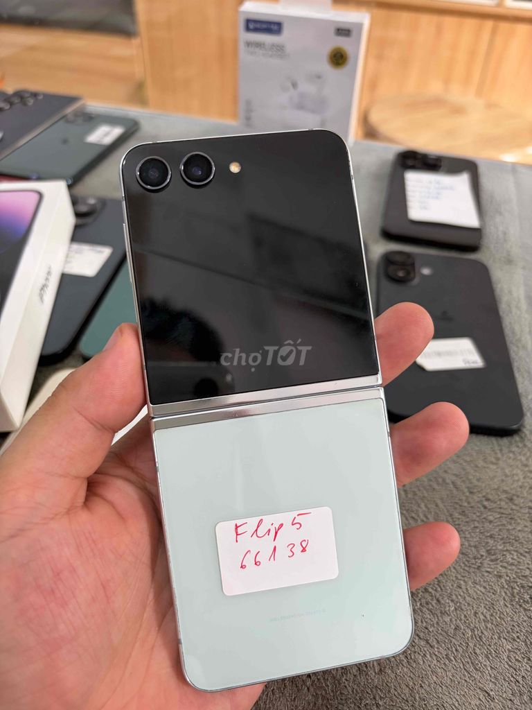 Samsung Z Flip 5 256GB Xanh bạc hà. Mua bán Điện thoại tại Quận Đống Đa Hà Nội được đăng bởi HaNoiMobile HT  hình 1