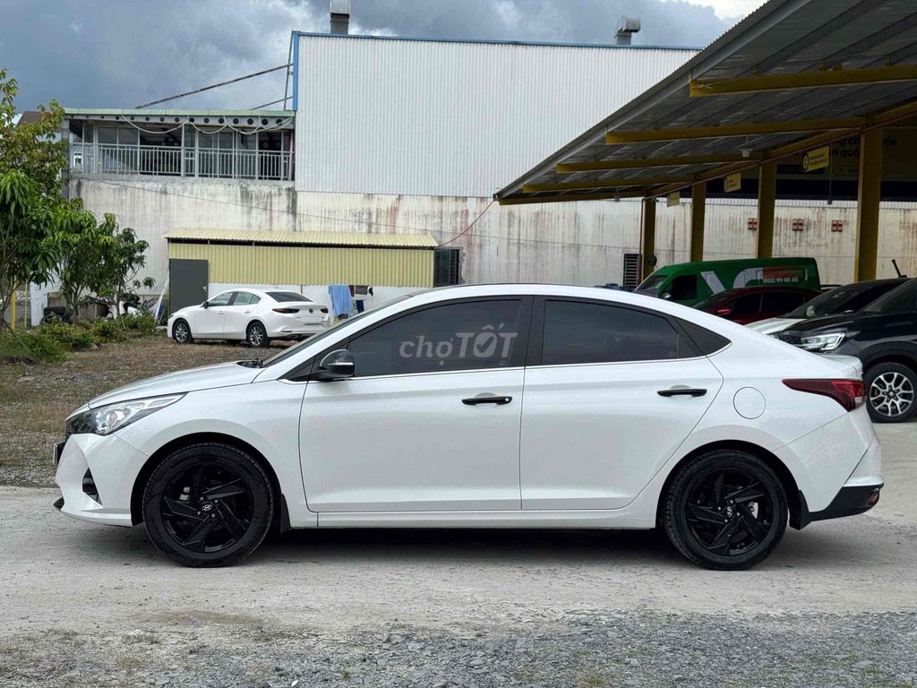 Đầy đủ tiện nghi, số km ít, chất xe như mới. Mua bán Ô tô tại Quận 1 Tp Hồ Chí Minh được đăng bởi Lê Thị Bé Trang hình 5