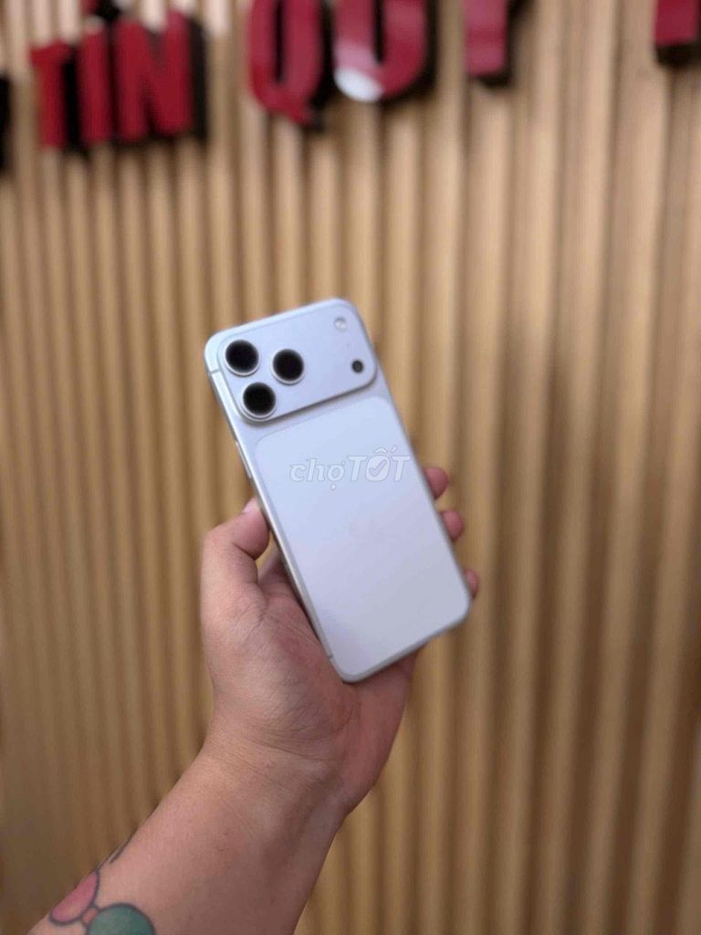 Apple iPhone 17 Pro Max Trắng 100% 11/2026. Mua bán Điện thoại tại Quận Đống Đa Hà Nội được đăng bởi HaNoiMobile HT  hình 1