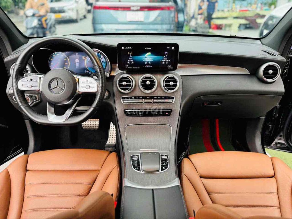 Mercedes Benz GLC 300 4 matic Coupe Model 2023. Mua bán Ô tô tại Quận 8 Tp Hồ Chí Minh được đăng bởi Hồng Phúc hình 5