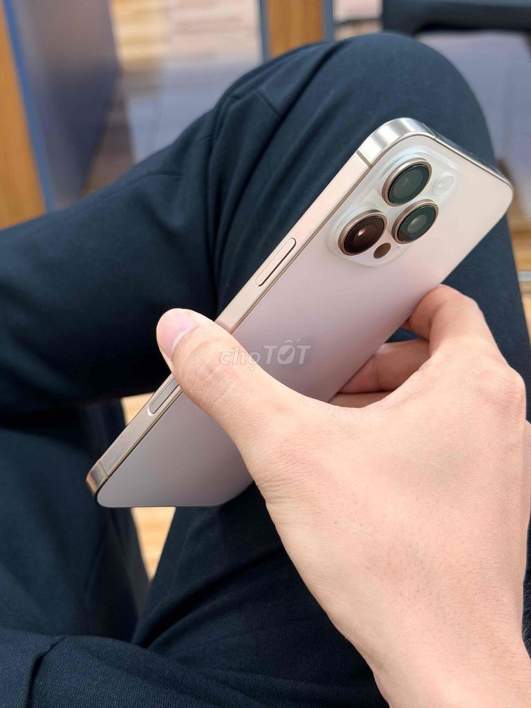 iPhone 16 Pro Max Vàng Đã thay màn hình. Mua bán Điện thoại tại Huyện An Lão Hải Phòng được đăng bởi Duy Đất An Lão hình 1