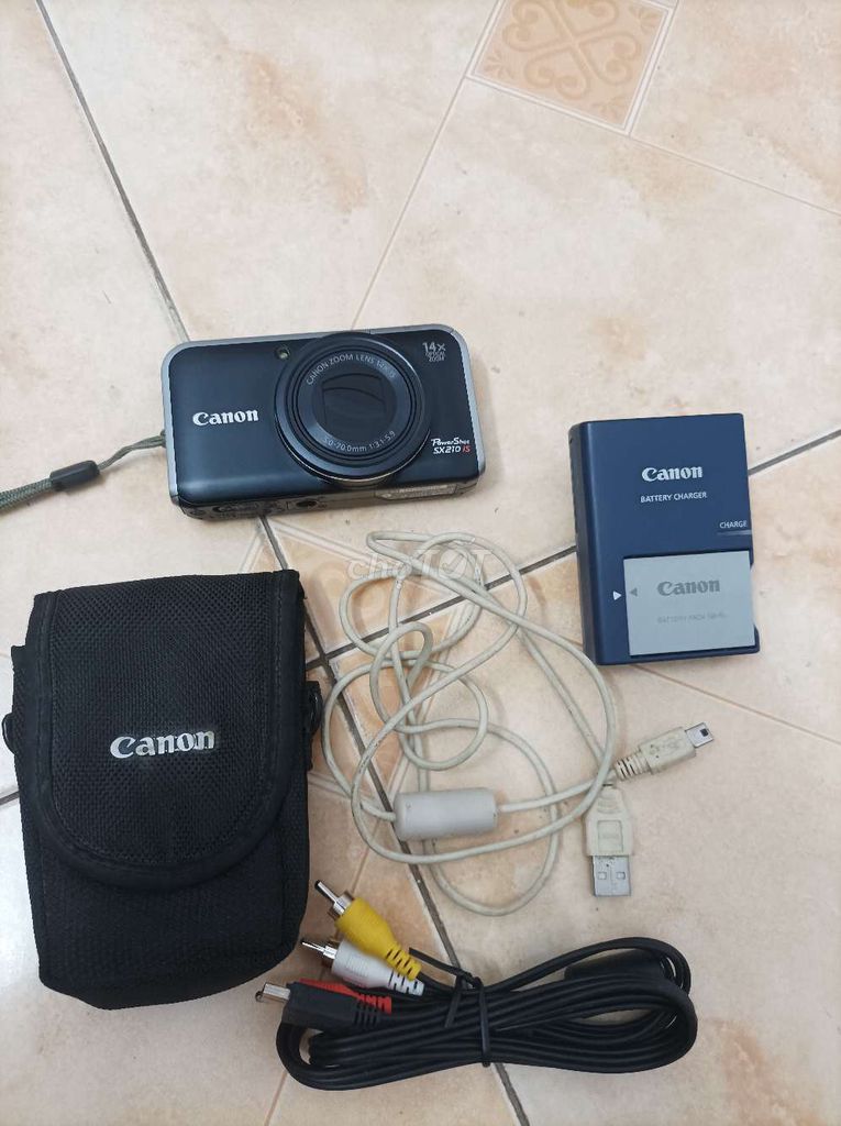 Máy ảnh CANON còn gần như mới cứng.. Mua bán Máy ảnh, Máy quay tại Quận Hoàng Mai Hà Nội được đăng bởi Hien hình 1
