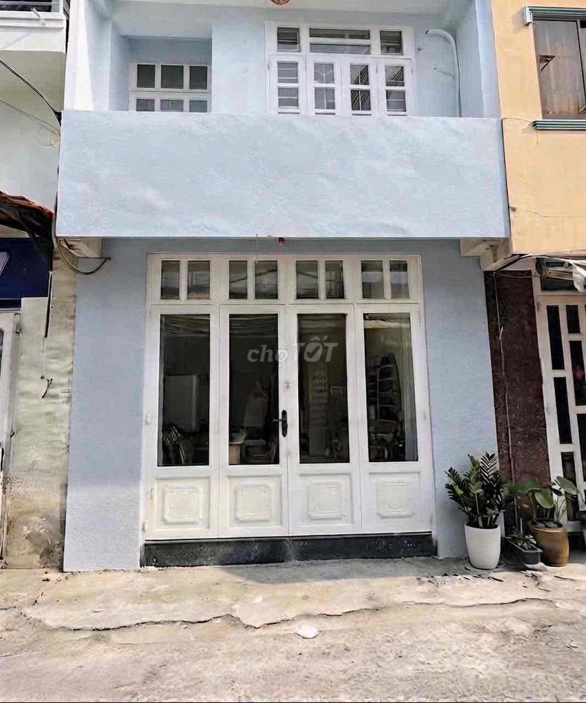 Аренда · 1 комн. · 28 м² · Quận 7, ул. Đường Huỳnh Tấn Phát