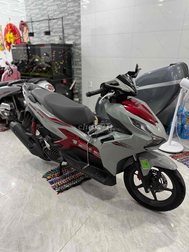 Honda Air Blade 125 2024 цементный серый
