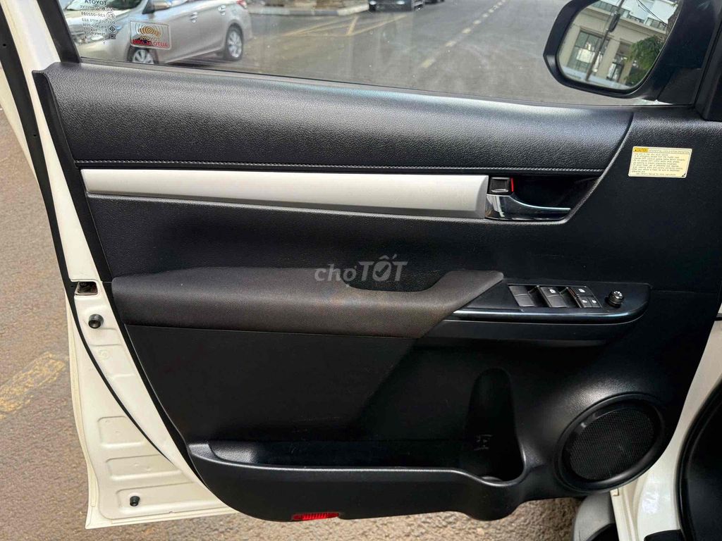 Toyota Hilux 2019 2.4G 4×4 MT - 100000 km