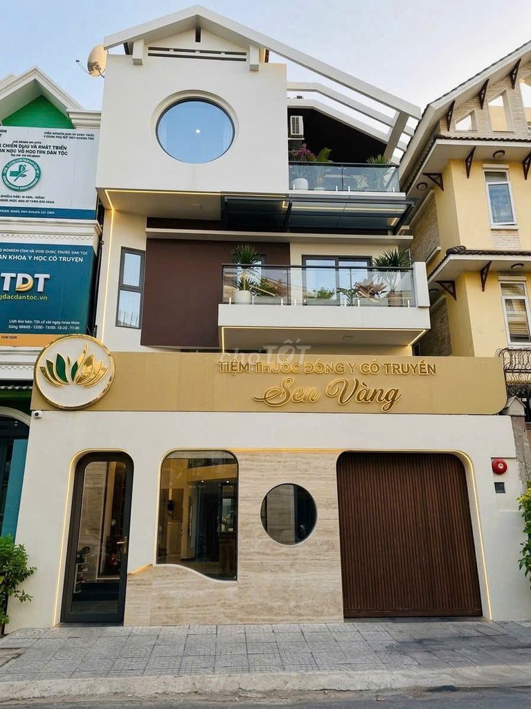 Rent · 5 bd · 144 м² · Quận Phú Nhuận, ул. Đường Hoa Lan