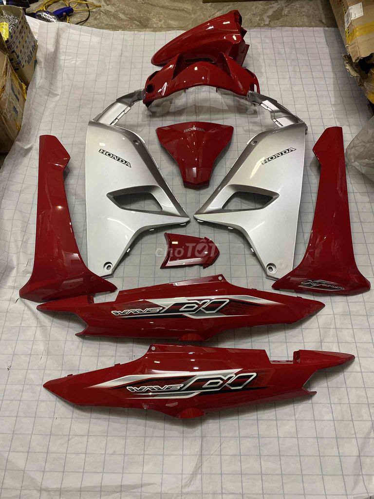 10 mảnh nhựa bóng Wave A110 màu Đỏ tem 2024. Mua bán Phụ tùng xe tại Quận Cầu Giấy Hà Nội được đăng bởi Nguyễn Quang Huy hình 1