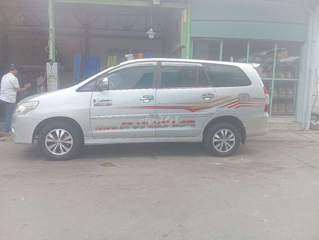 Toyota Innova 2015 2.0E - 108000 km. Mua bán Ô tô tại Thành phố Thuận An Bình Dương được đăng bởi Xuân  hình 1