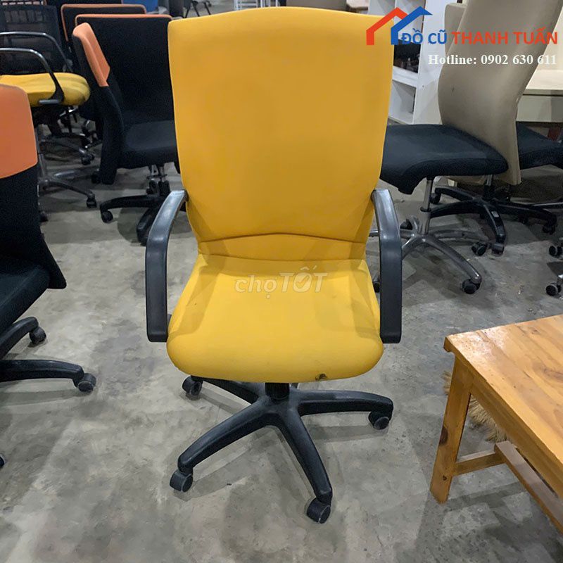 Ghế Xoay Văn Phòng Nệm Nỉ Vàng. Mua bán Đồ dùng văn phòng tại Quận 5 Tp Hồ Chí Minh được đăng bởi Thanh Lý Thanh Tuấn hình 1