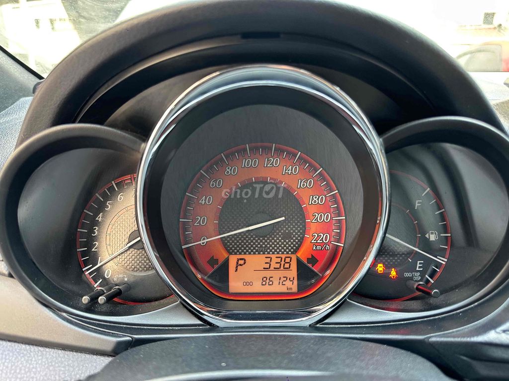 Toyota Yaris 2014 E 1.3 86000 km. Mua bán Ô tô tại Quận Hoàng Mai Hà Nội được đăng bởi Thanh Tân hình 14