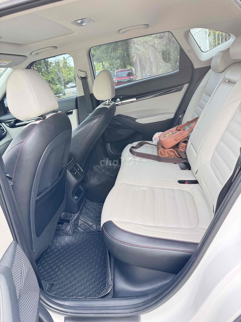 Kia Seltos 2024 Premium 1.6 AT - 9000 km. Mua bán Ô tô tại Quận 12 Tp Hồ Chí Minh được đăng bởi Mr Đức hình 12