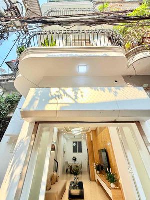 Lô góc Lạc Long Quân, ngập tràn ánh sáng, 39m2 x 5 tầng. 30m ra mp. Mua bán nhà ở tại Quận Tây Hồ Hà Nội được đăng bởi Tuấn Dương