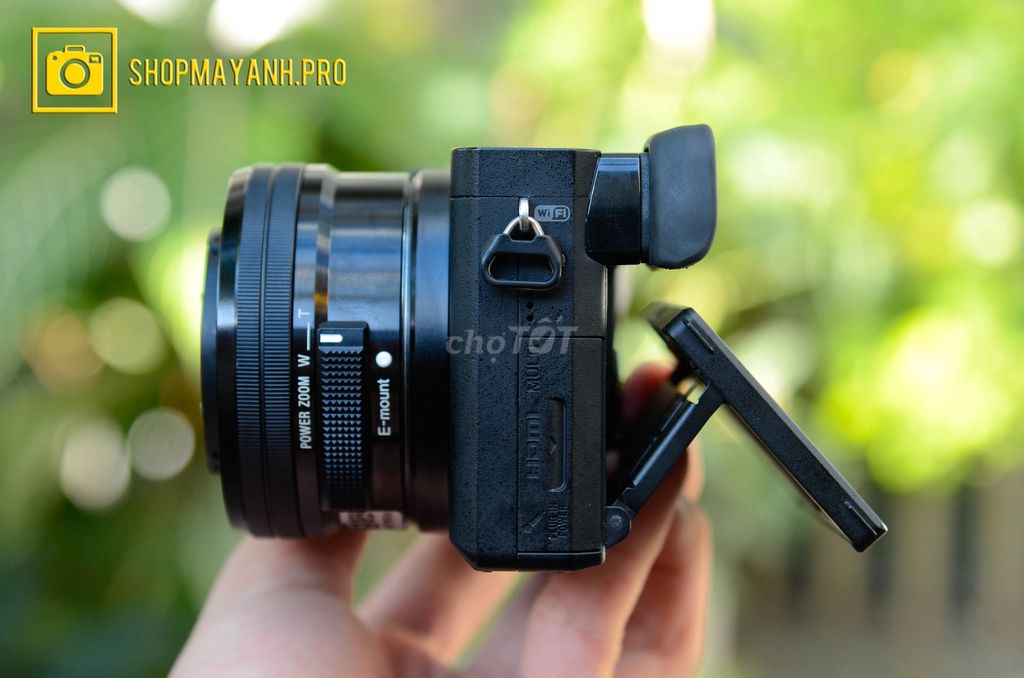 Sony a6300 + kit 16-50mm - Chưa tới 10k shots.