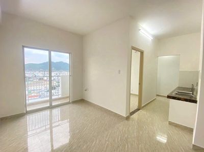 Bán căn góc chung cư Hoàng Quân 2PN, sổ hồng riêng, 2,2 tỷ