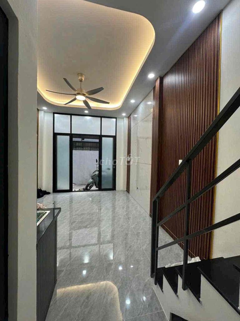 CHỈ 2.35 TỶ  – SỔ HỒNG RIÊNG 🏡 NHÀ 2 TẦNG – CÁCH MẶT TIỀN 2 CĂN