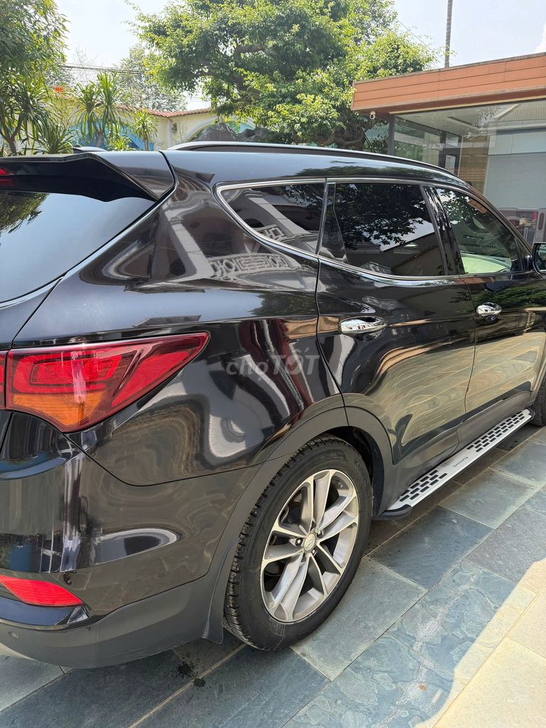 Hyundai SantaFe 2018 2.4L 4WD Черный 106 600 км