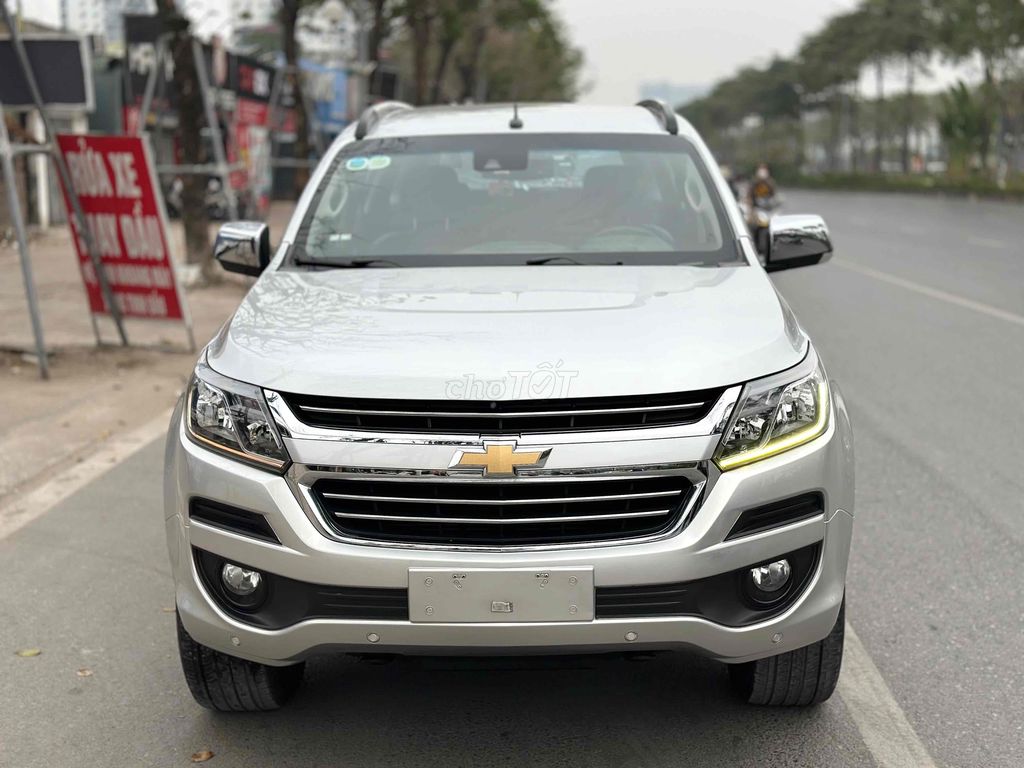 Bán Chevrolet Trailblazer 2018 2.5LTZ Bạc 2 Cầu