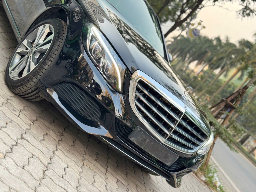 Mercedes-Benz C250 Exclusive 2018 Đen. Mua bán Ô tô tại Quận Thanh Xuân Hà Nội được đăng bởi Nguyễn Tuấn Hoàng hình 3